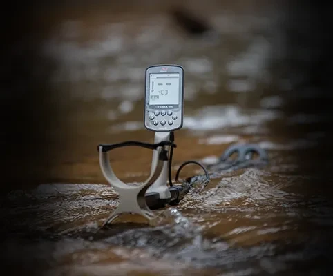 Sinop Minelab X-Terra Elite - Su geçirmez gövde